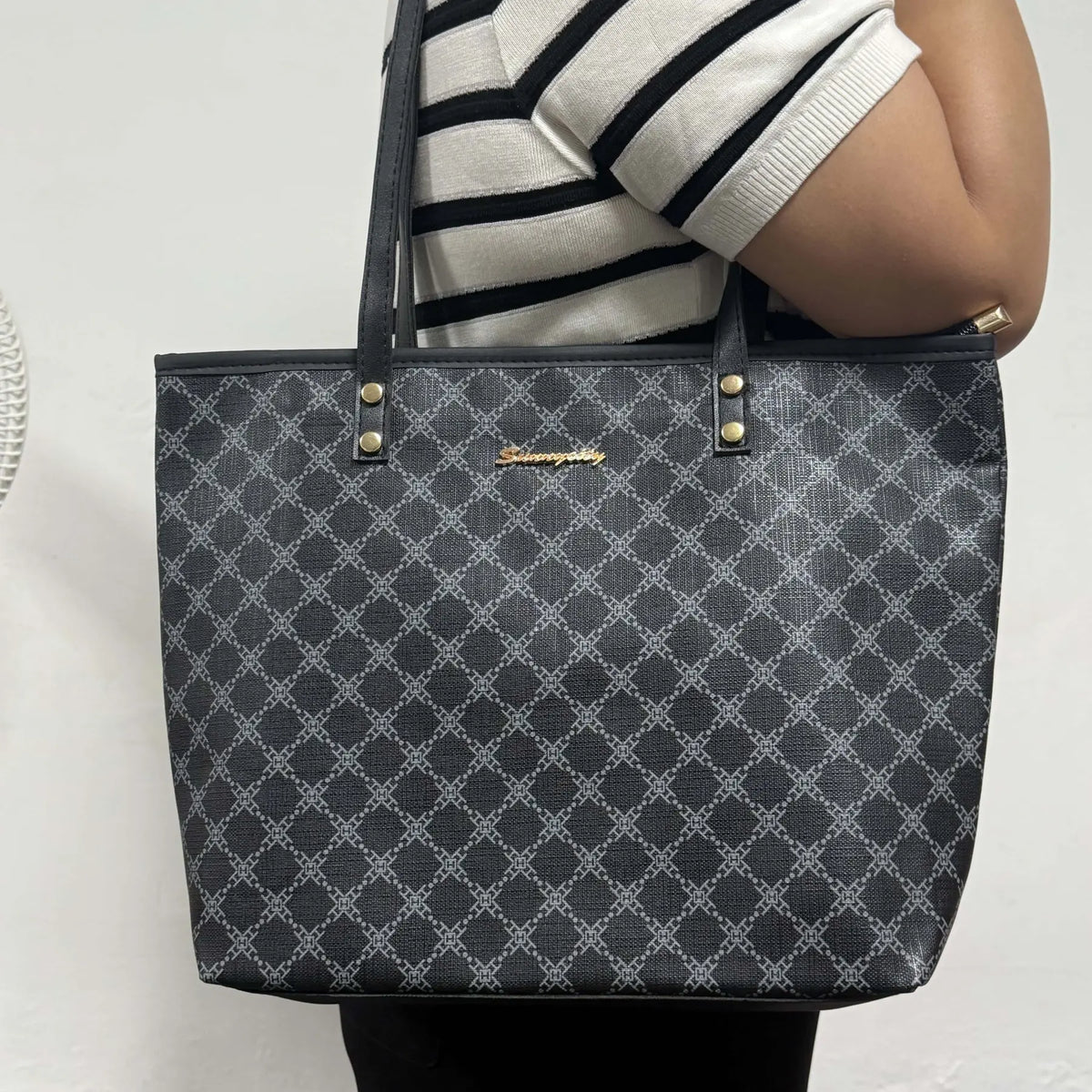 Socialite Scarf Tote & Pouch