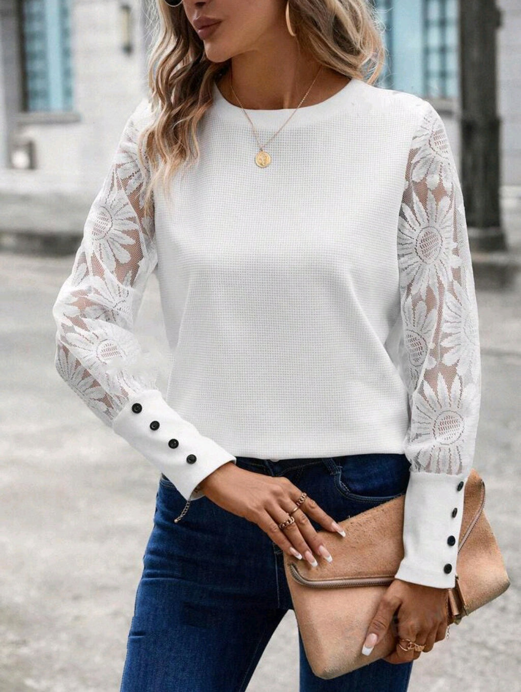 Top gofrado con mangas de encaje Coqueteo