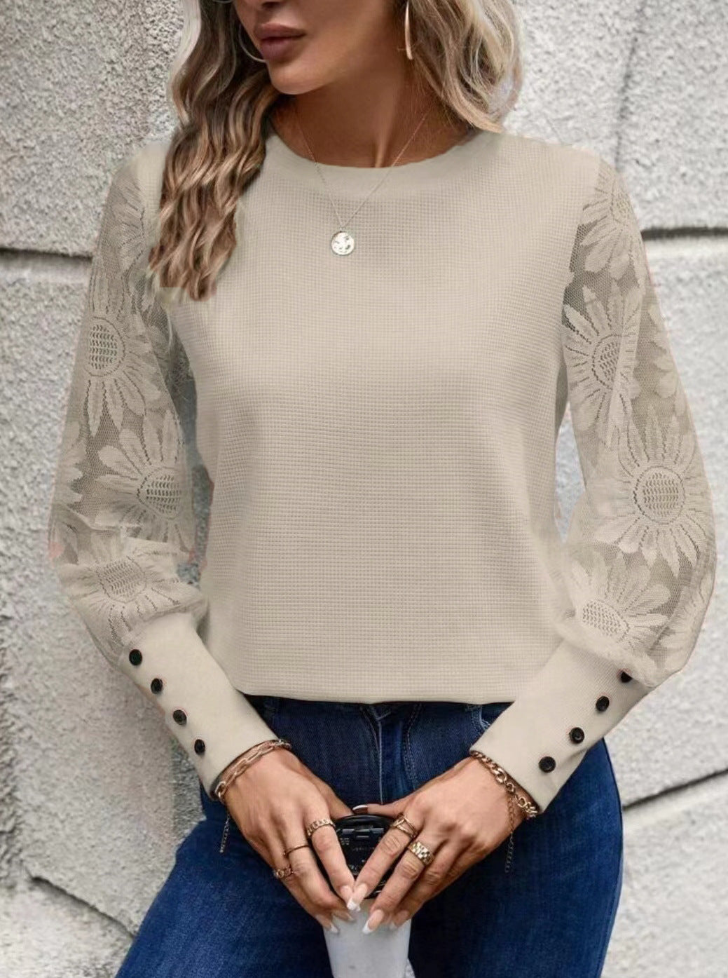 Top gofrado con mangas de encaje Coqueteo