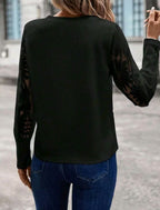 Top gofrado con mangas de encaje Coqueteo