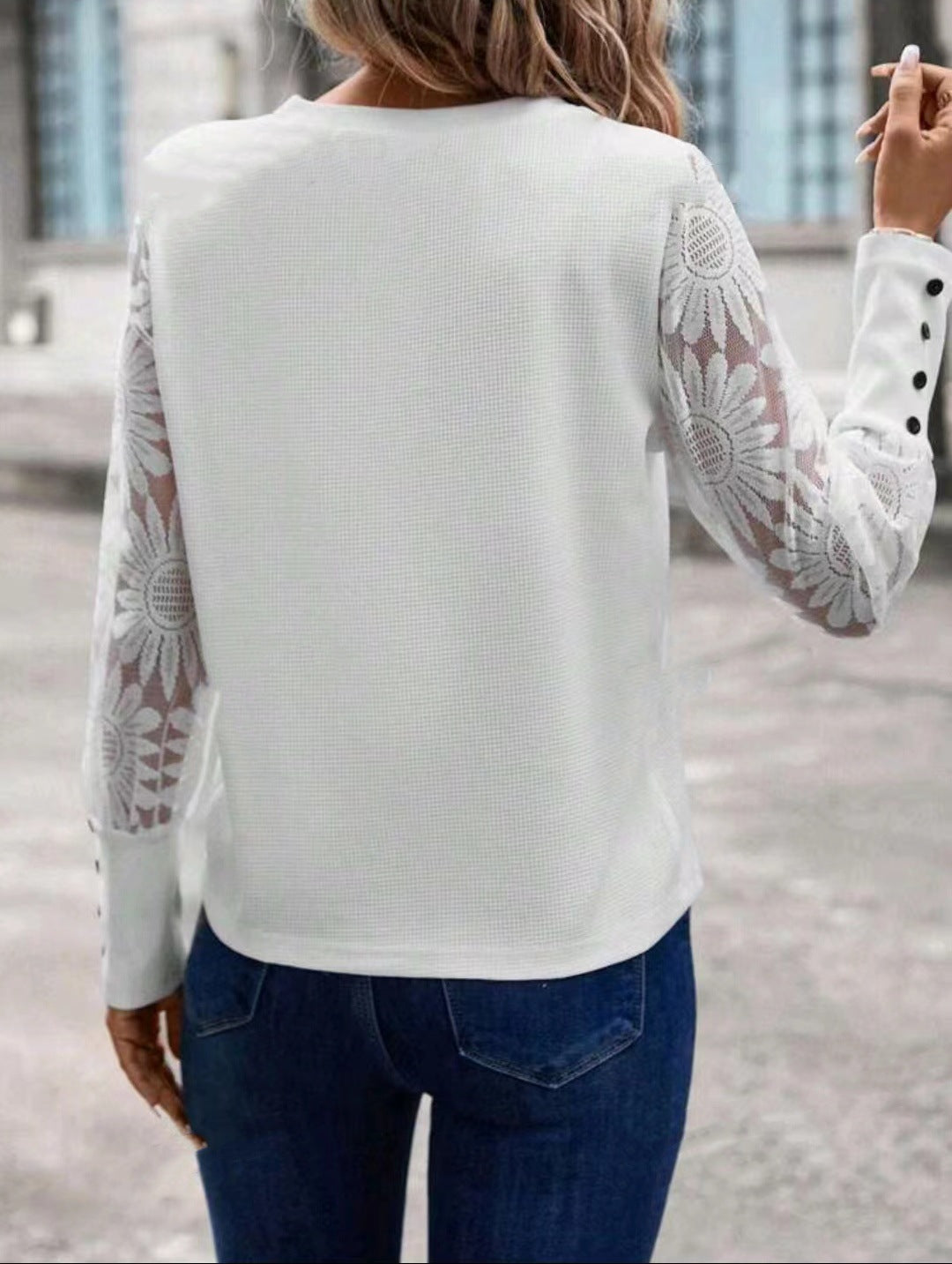 Top gofrado con mangas de encaje Coqueteo