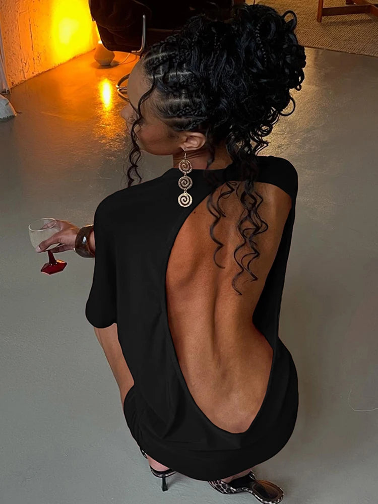 Vestido corto con espalda abierta Atrápame