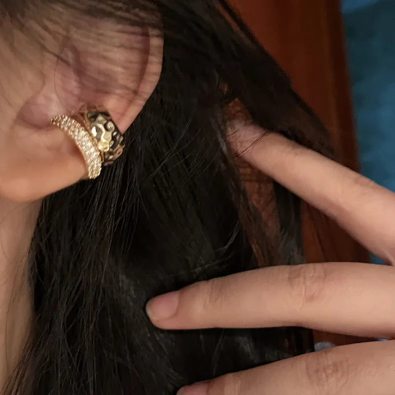 Duet Hammered & Pavé Ear Cuff