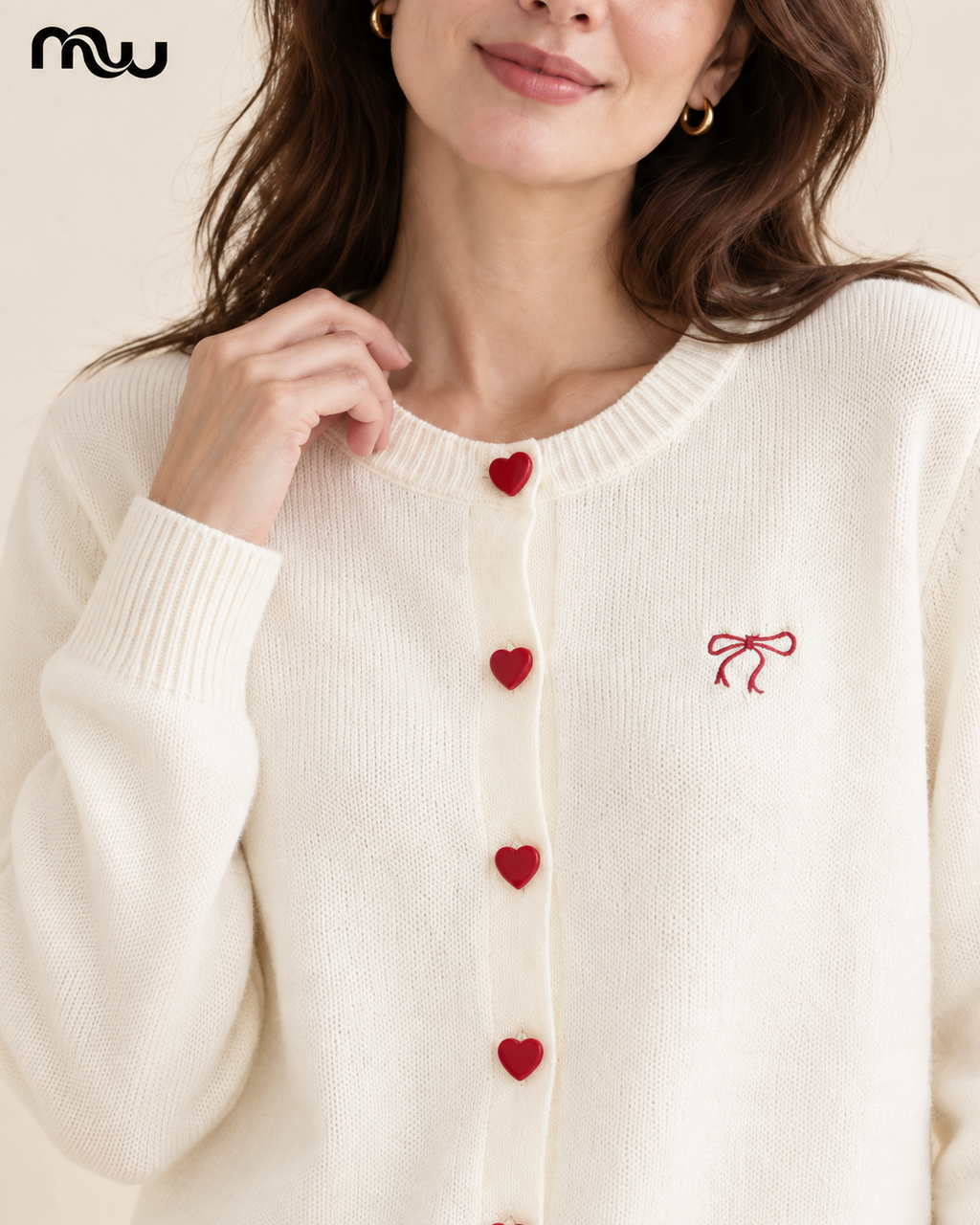 Chaqueta de punto con lazo Cariño — presentación con modelo — de detalle — MW
